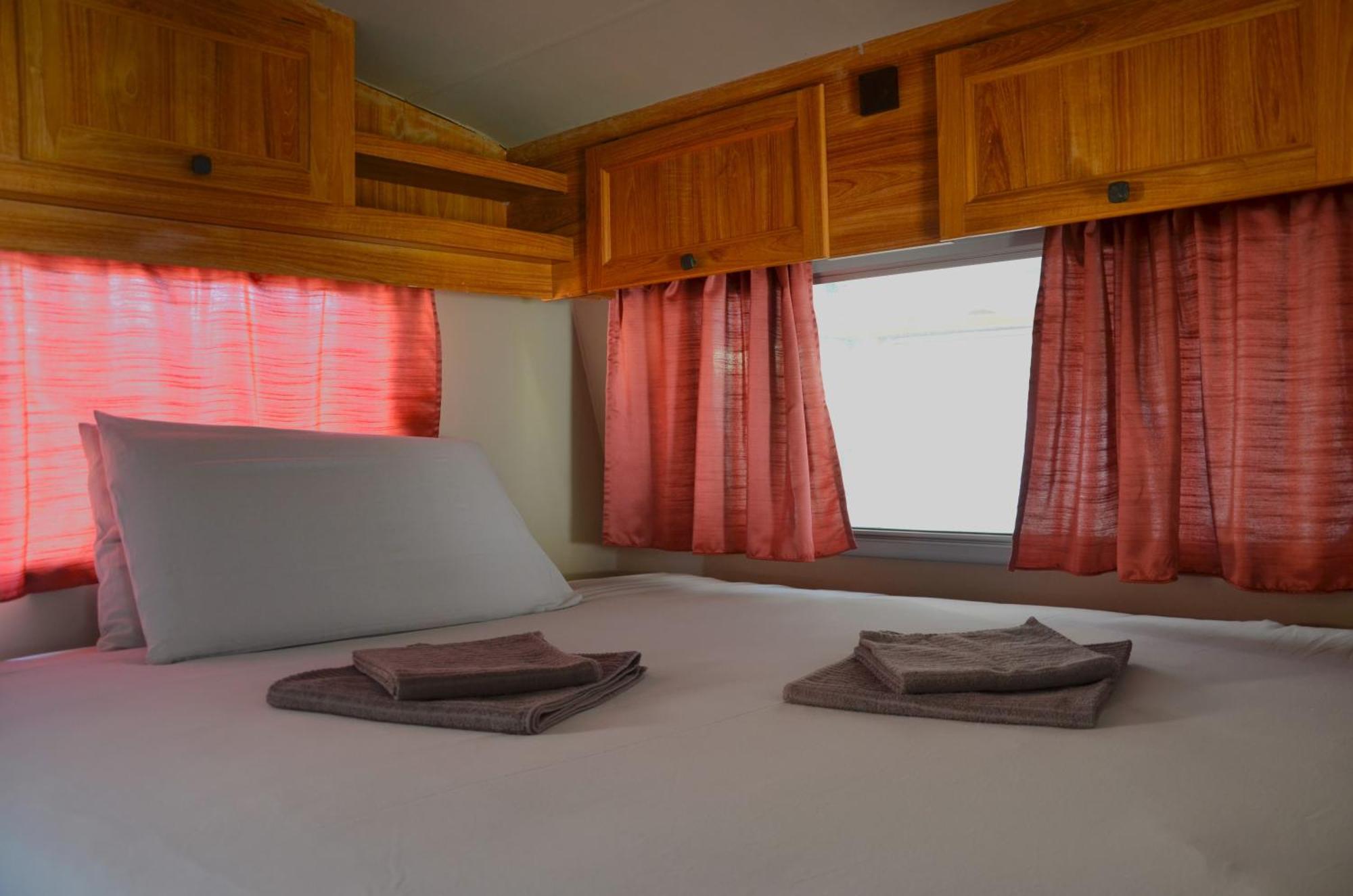 Camping Italia 90 Caravans Домазо Екстер'єр фото